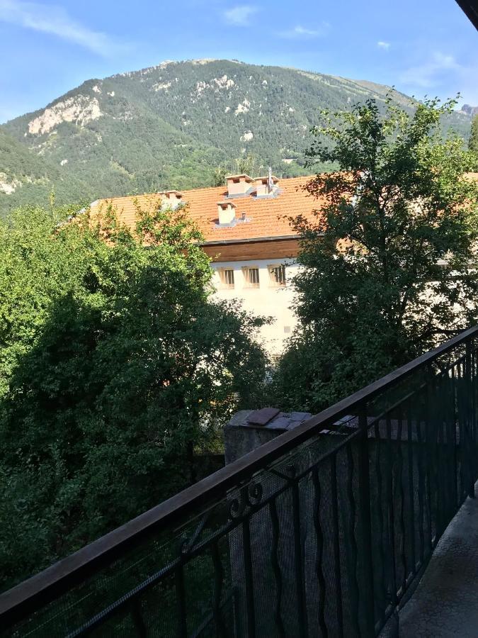 Appartement 3 Pieces Lumineux Au Coeur Du Village Saint-Martin-Vesubie Exterior photo